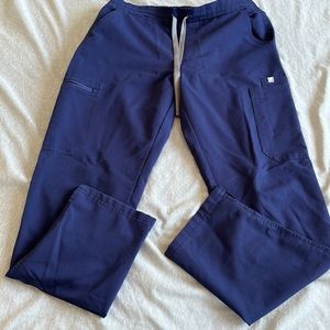 FIGS petite skinny leg scrub pant